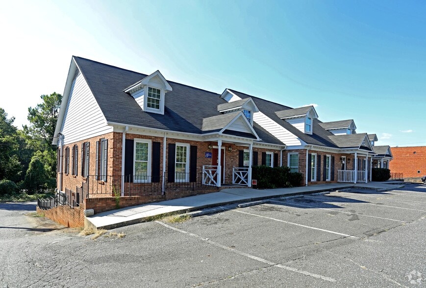 More Photos Of 825 Majestic Ct, Gastonia Medical For Lease