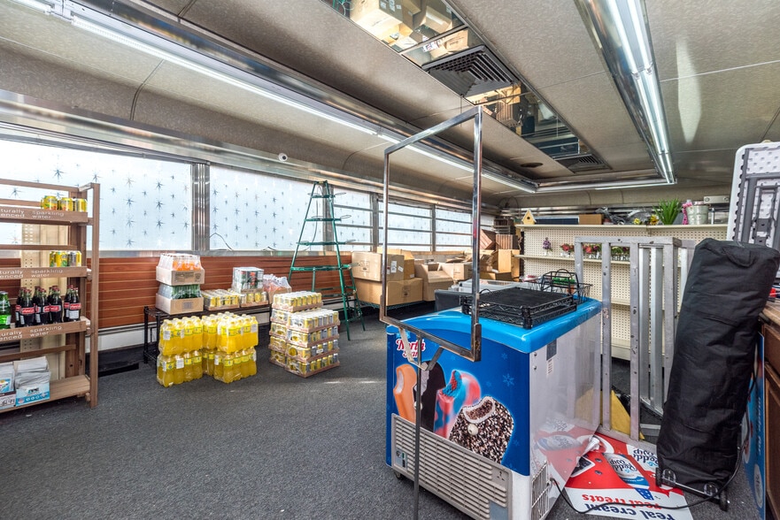 More Photos Of 203 W State St, Doylestown General Retail For Sale