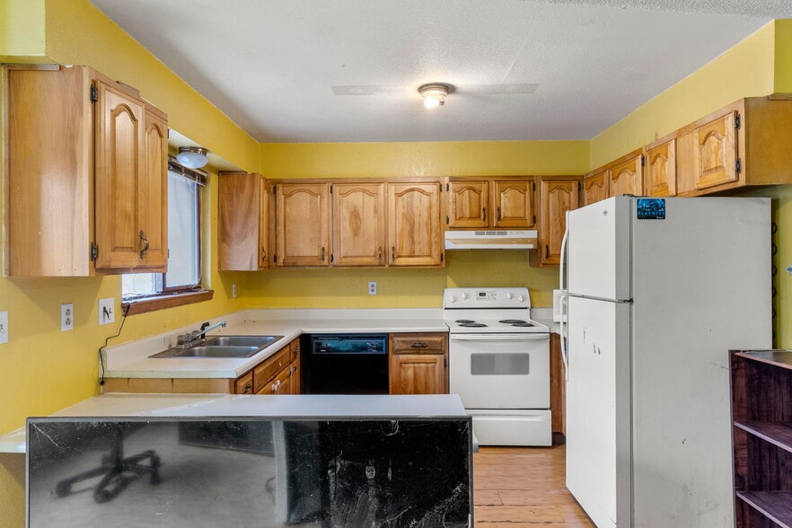 More Photos Of 2305 Split Rock Dr, Colorado Springs Apartments For Sale