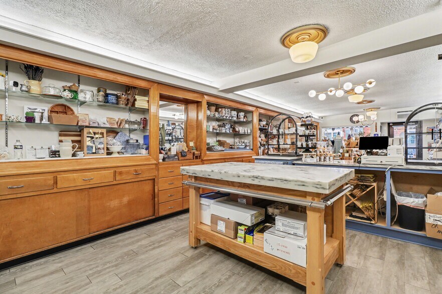 More Photos Of 55 E Main St, Lititz General Retail For Sale