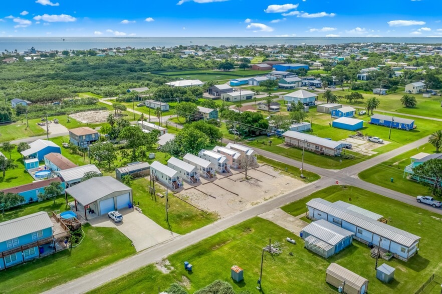 More Photos Of 702 8th St, Port Lavaca Manufactured Housing Mobile Home Park For Sale