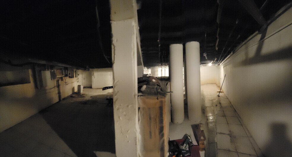 More Photos Of 2556 W Lawrence Ave, Chicago General Retail For Lease