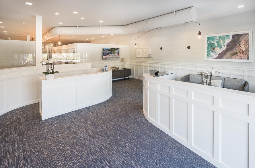 More Photos Of 1690 Tiburon Blvd, Belvedere Tiburon Storefront Retail Office For Sale