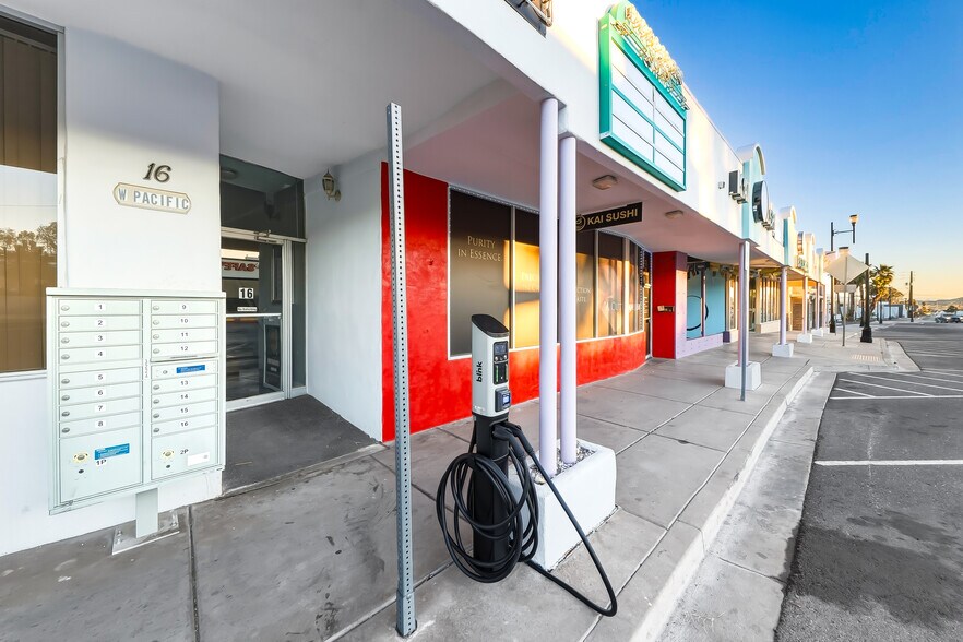 More Photos Of 10-18 W Pacific Ave, Henderson Storefront Retail Office For Sale