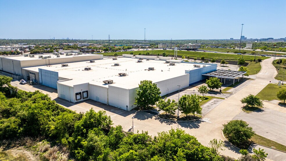 More Photos Of 12629 N Interstate 35, Austin Freestanding For Sale