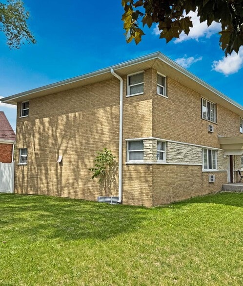 More Photos Of 6333 W Florist Ave, Milwaukee Apartments For Sale
