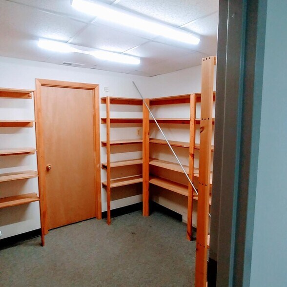 More Photos Of 316 E Market St, Leesburg Office For Sale