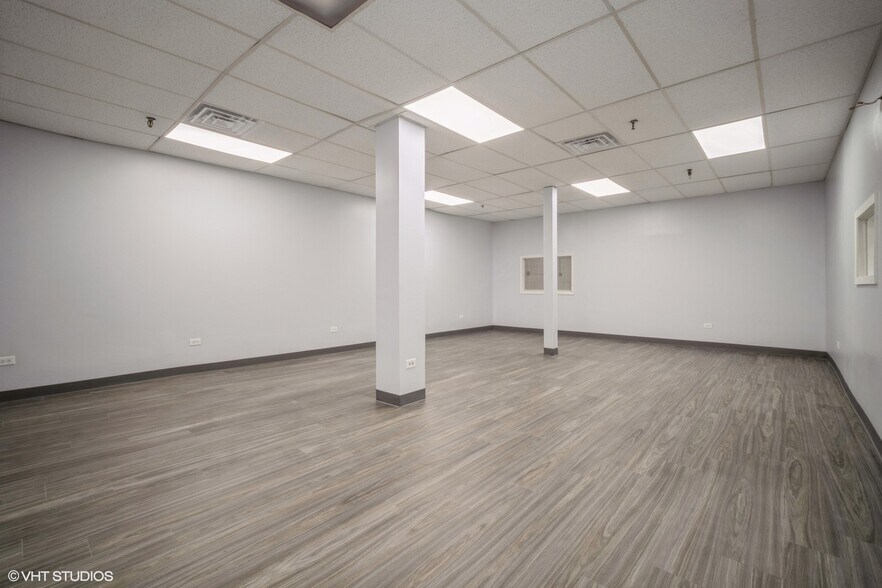 More Photos Of 2068-2068 S Foster Ave, Wheeling Manufacturing For Lease