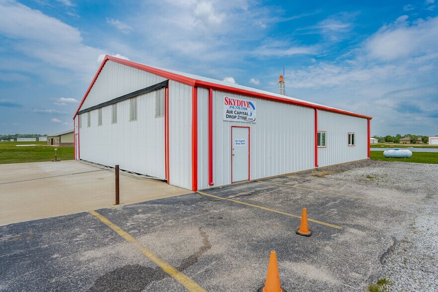 More Photos Of 7015 S 143rd St E, Derby Airplane Hangar For Sale