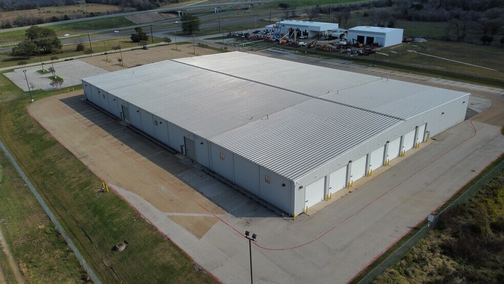 More Photos Of 2799 N Earl Rudder Fwy, Bryan Distribution For Lease