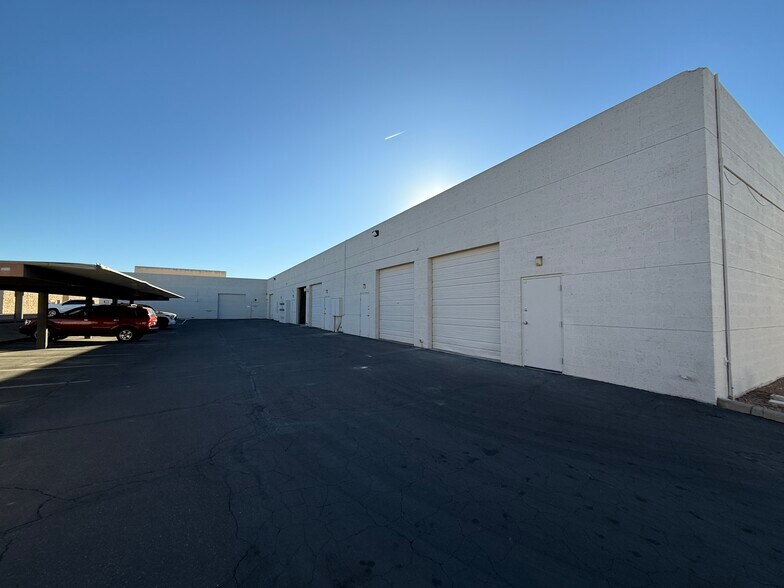 More Photos Of 7750 E Gelding Dr, Scottsdale Warehouse For Lease