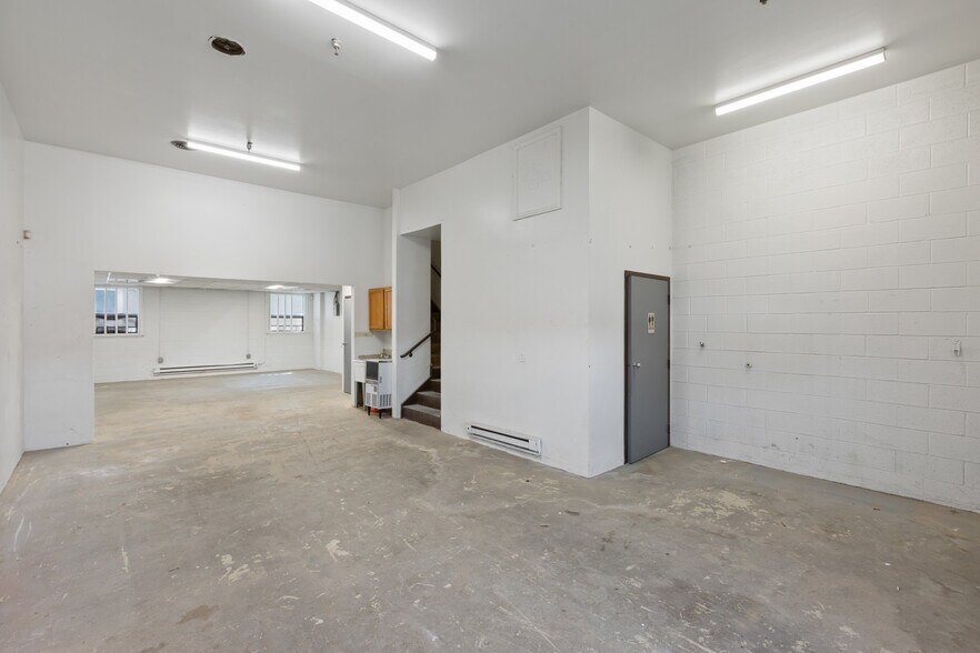 More Photos Of 7881 Beechcraft Ave, Gaithersburg Industrial For Sale