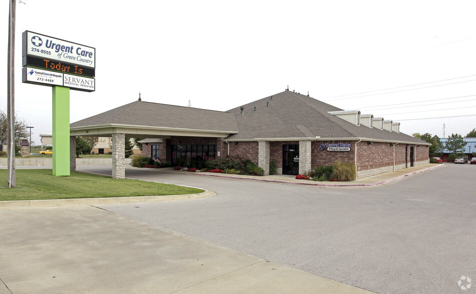 Primary Photo Of 13616 E 103rd St N, Owasso Medical For Sale