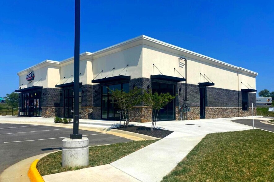 More Photos Of 220 Faraday Plz, Winchester Storefront For Lease