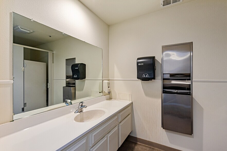 More Photos Of 1247 Broadway, Sonoma Office Residential For Lease