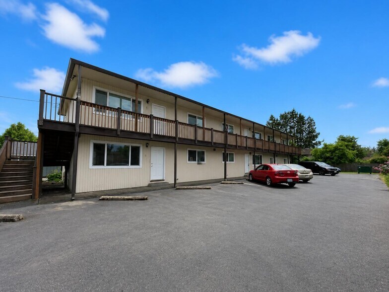 Primary Photo Of 271 Clay St E, Monmouth Apartments For Sale