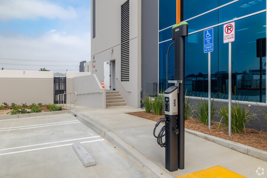 More Photos Of 18001 S Figueroa St, Gardena Unknown For Lease