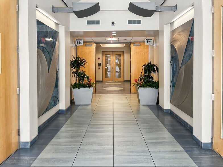 More Photos Of 265 E River Park Cir, Fresno Coworking Space