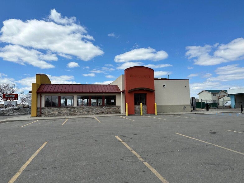 Primary Photo Of 2201 13th Ave S, Fargo Fast Food For Sale