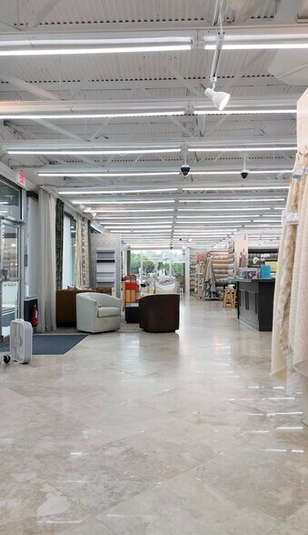 More Photos Of 200 Old Federal Hwy, Hallandale Beach Storefront Retail Office For Lease