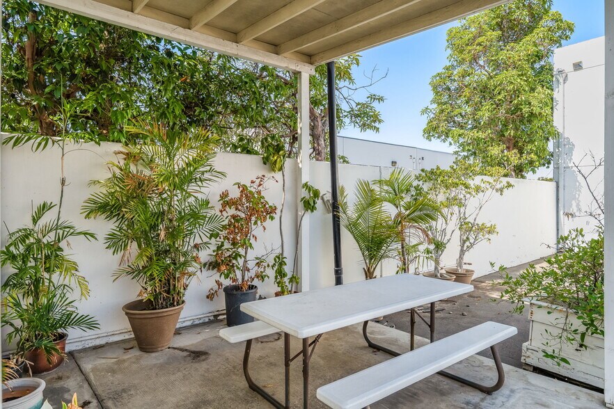 More Photos Of 14291 Commerce Dr, Garden Grove Manufacturing For Sale