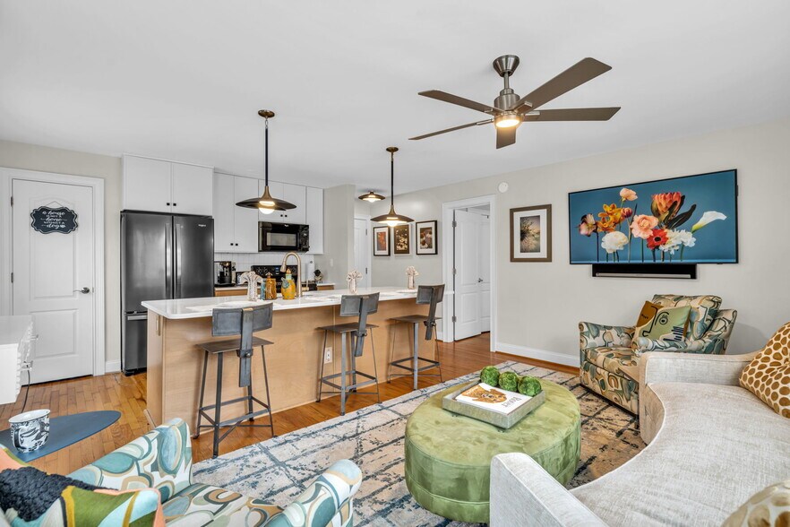 More Photos Of 705 W North St, Raleigh Office Residential For Sale
