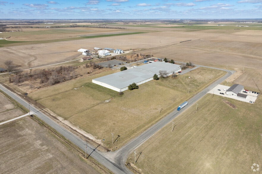 More Photos Of 3750 Industrial Dr, Carlyle Warehouse For Lease