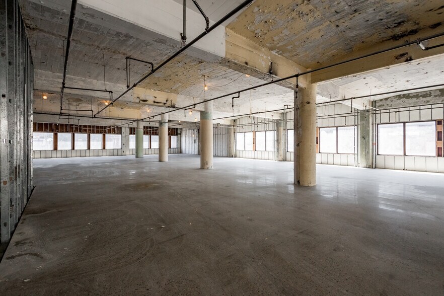 More Photos Of 550-565 E Larned St, Detroit Office Residential For Sale