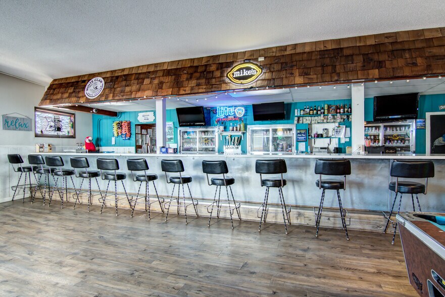 More Photos Of 115 Diamond St N, Ridgeland General Retail For Sale