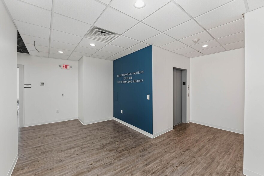 More Photos Of 2765 S Main St, Kennesaw Storefront For Lease