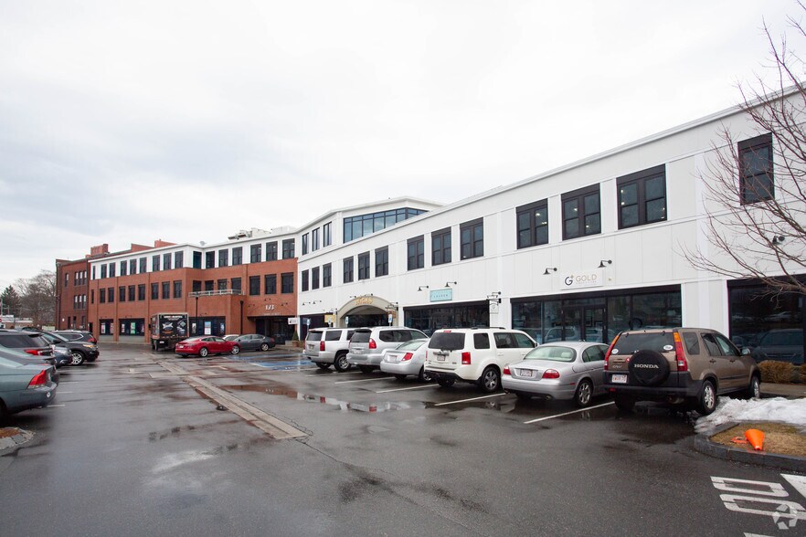 More Photos Of 123 Pleasant St, Marblehead Office For Lease