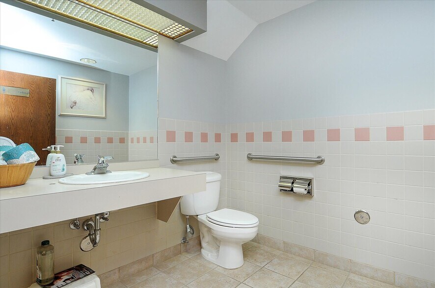 More Photos Of 130 W 2nd St, Salida Medical For Sale