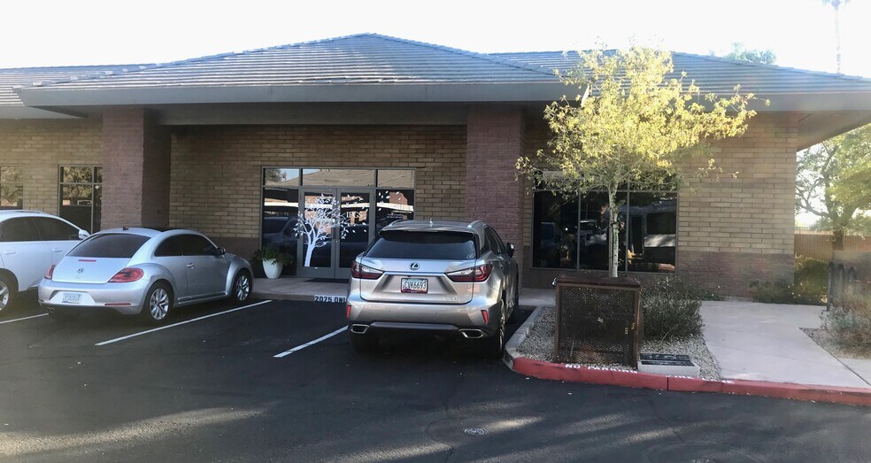 More Photos Of 2075 S Cottonwood Dr, Tempe Medical For Lease