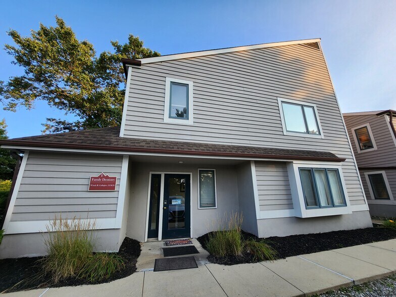 More Photos Of 920 Lawn Ave, Sellersville Medical For Sale