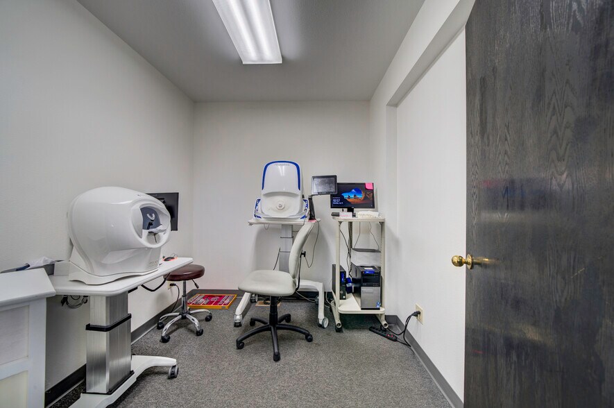 More Photos Of 1625 E Platte Ave, Colorado Springs Office For Sale