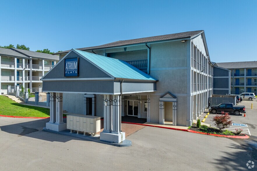 More Photos Of 2425 Atrium Way, Nashville Apartments For Sale