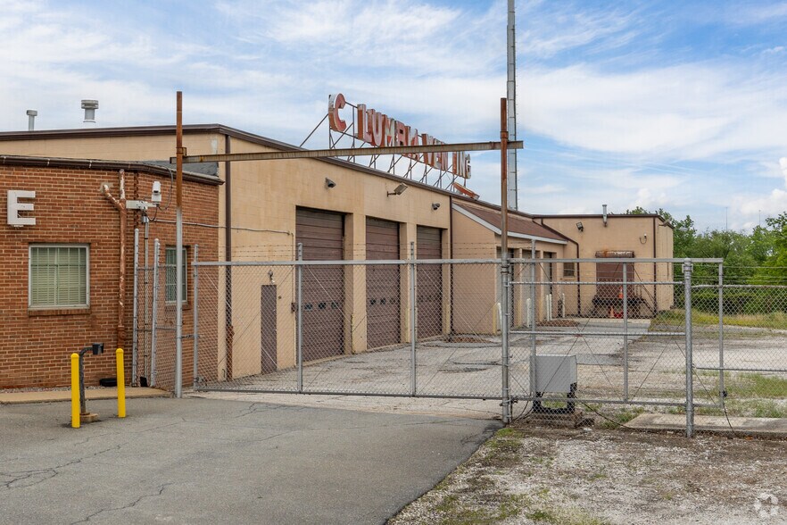 More Photos Of 6412-6418 Frankford Ave, Baltimore Warehouse For Lease