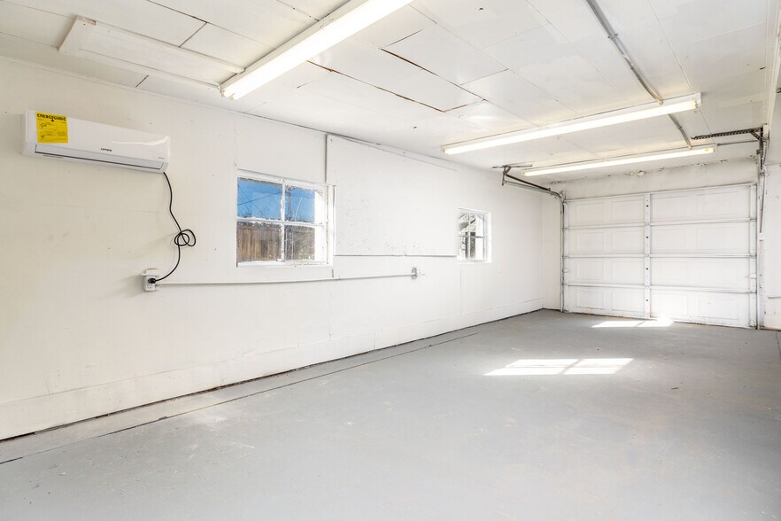 More Photos Of 2336 Old Knoxville Pike, Maryville Light Manufacturing For Sale