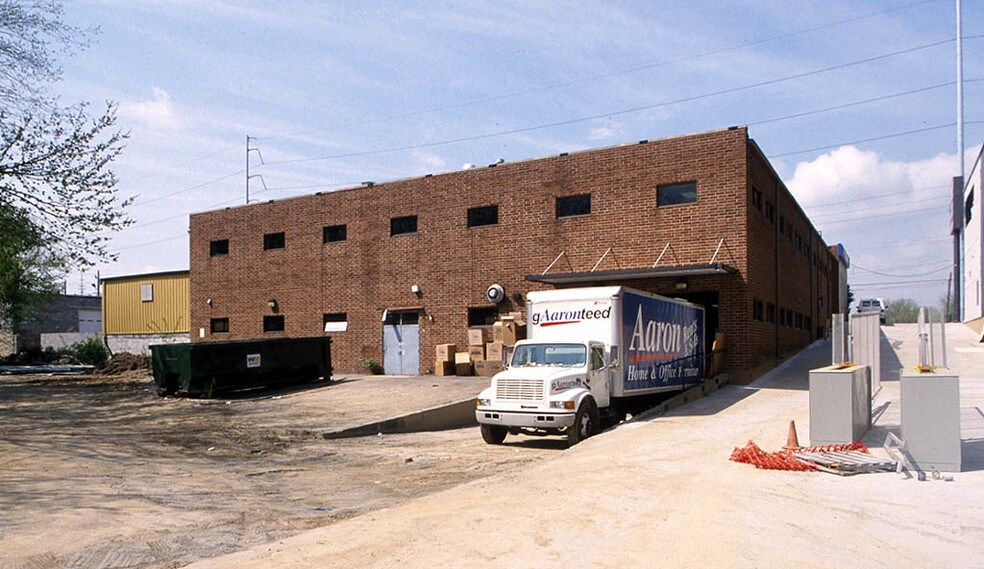 More Photos Of 2173 Piedmont Rd NE, Atlanta Showroom For Lease