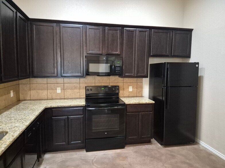 More Photos Of 698 Saengerhalle Rd, New Braunfels Apartments For Sale