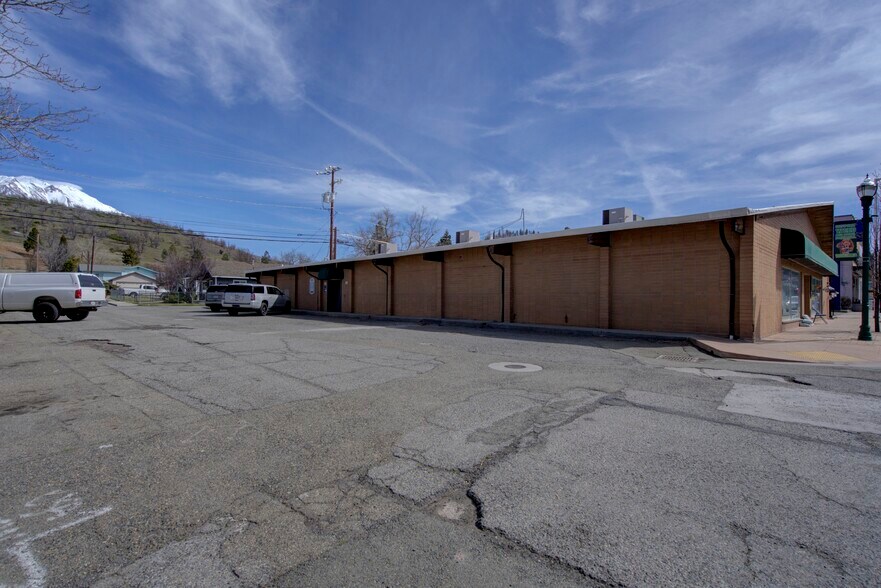 More Photos Of 295 Main St, Weed Office For Sale