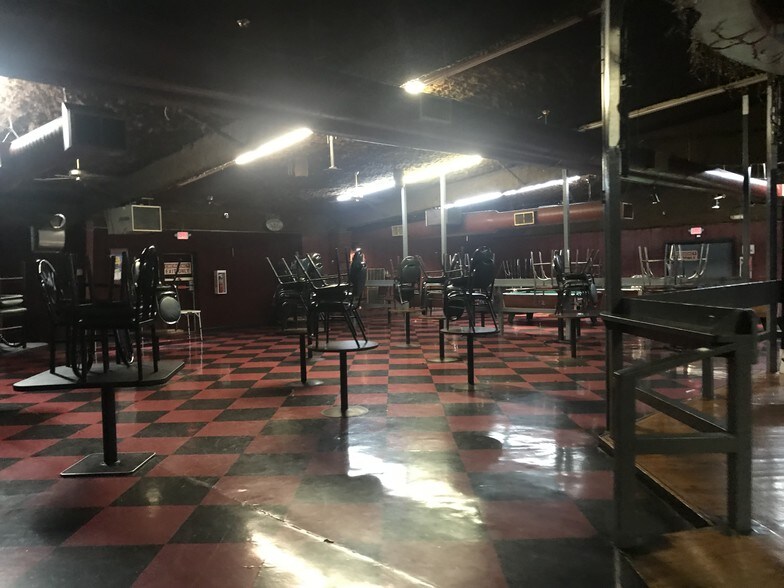 More Photos Of 108 W Birch St, Russellville Freestanding For Sale