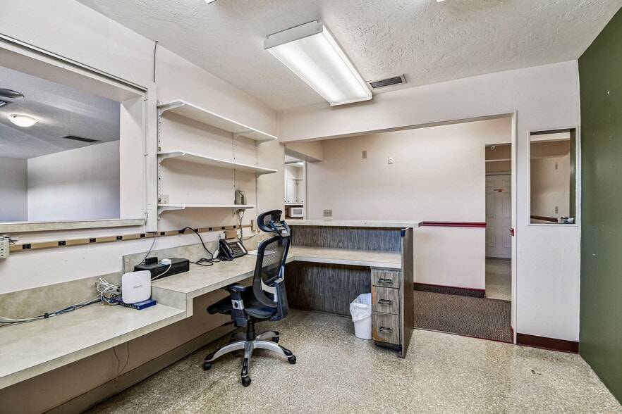 More Photos Of 321 S Lincoln Ave, Clearwater Medical For Sale