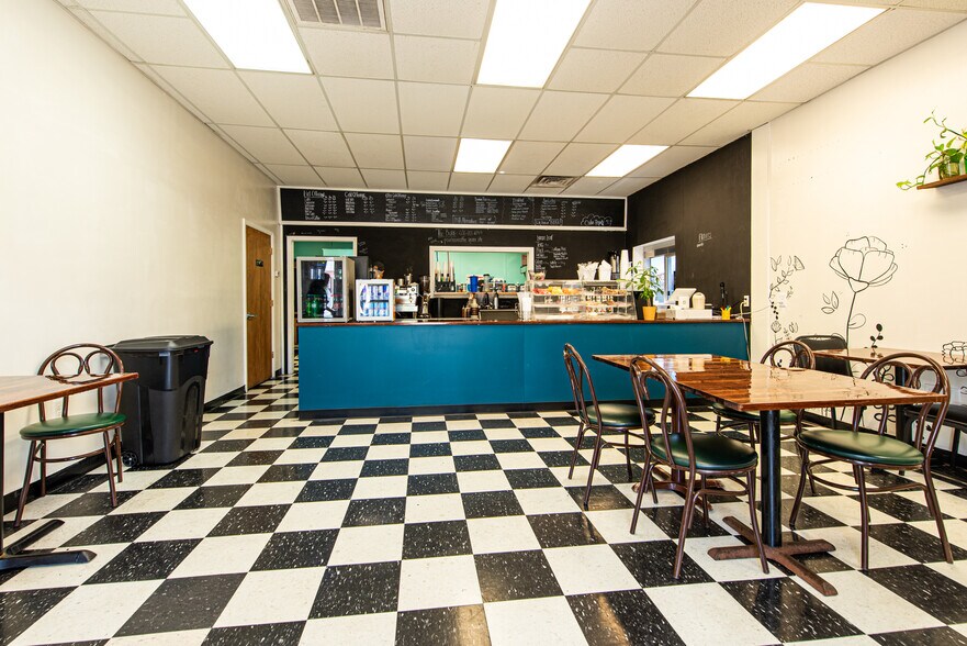 More Photos Of 3333 Louisa St, Catlettsburg Freestanding For Lease
