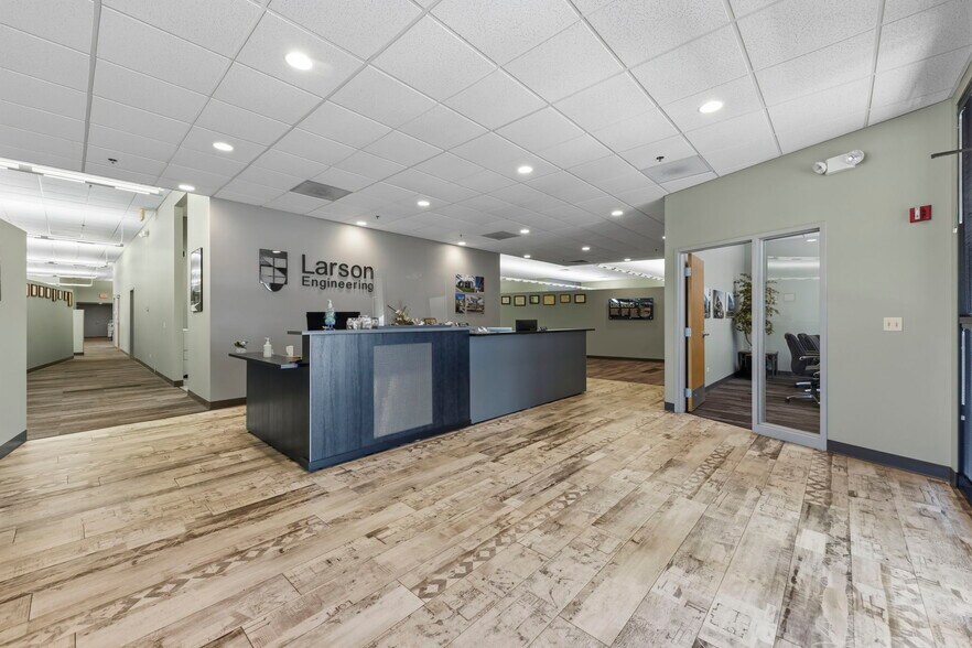 More Photos Of 1488 Bond St, Naperville Office For Sale