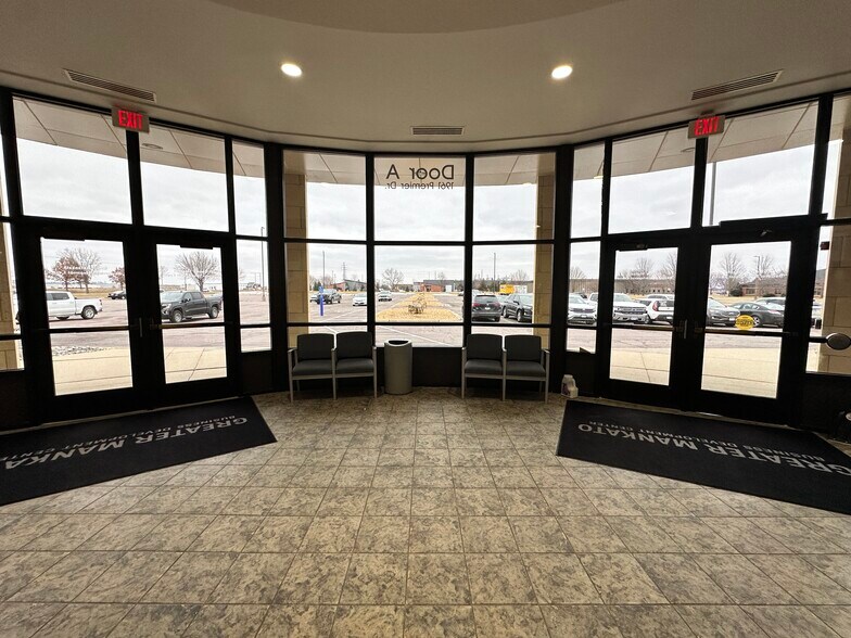 Primary Photo Of 1961 Premier Dr, Mankato Office For Lease