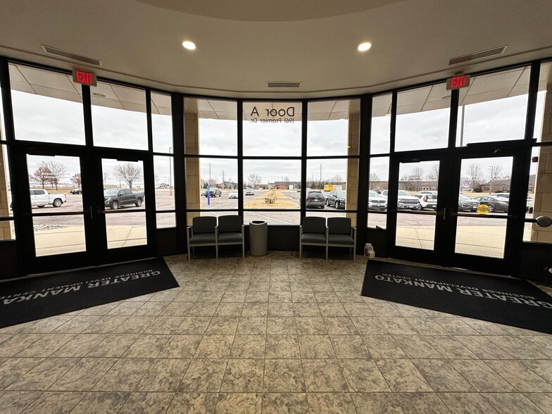 More Photos Of 1961 Premier Dr, Mankato Office For Lease