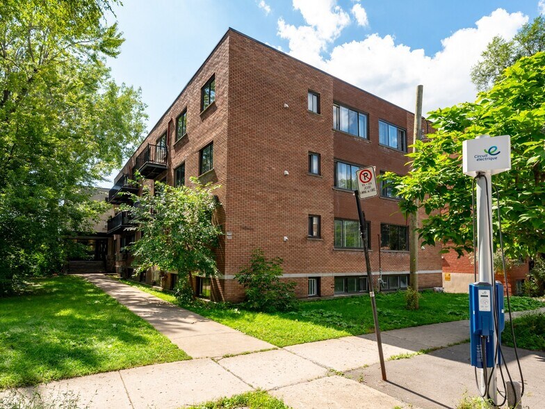 Primary Photo Of 4980 Av Clanranald, Montréal Apartments For Sale