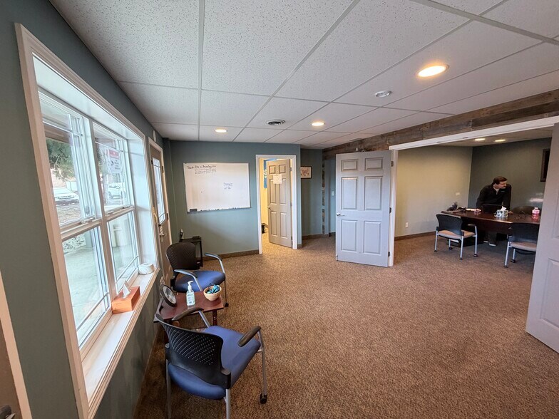 More Photos Of 950-960 Uglow Ave SE, Dallas Medical For Sale