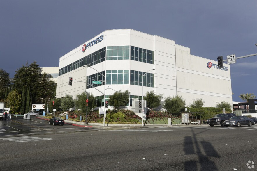 Primary Photo Of 5045 W Slauson Rd, Los Angeles Health Club For Lease